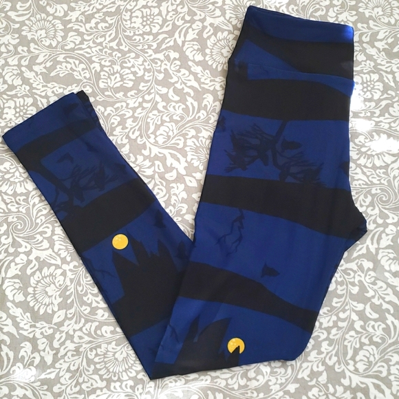 Lularoe Halloween Bats Moon Haunted House Leggings - Picture 1 of 4